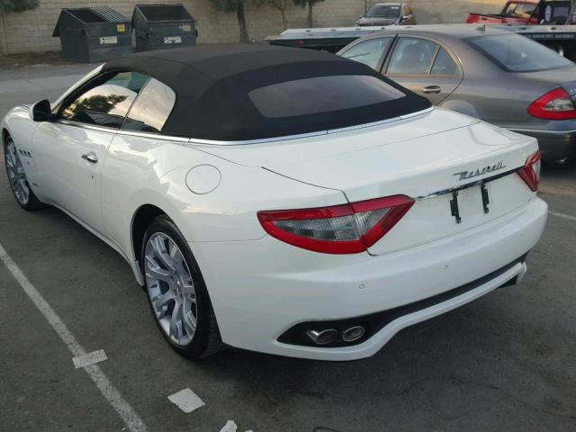 ZAM45MMA3E0117264 - 2014 MASERATI GRANTURISM WHITE photo 3