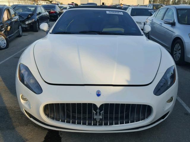 ZAM45MMA3E0117264 - 2014 MASERATI GRANTURISM WHITE photo 9