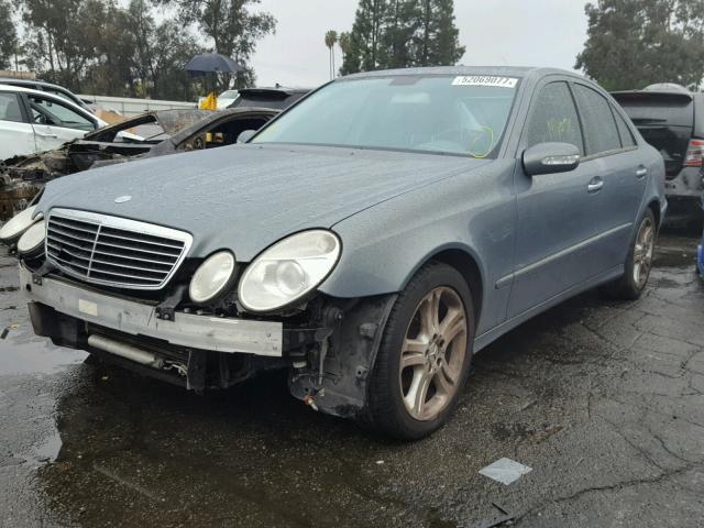 WDBUF56J96A871235 - 2006 MERCEDES-BENZ E 350 BLUE photo 2