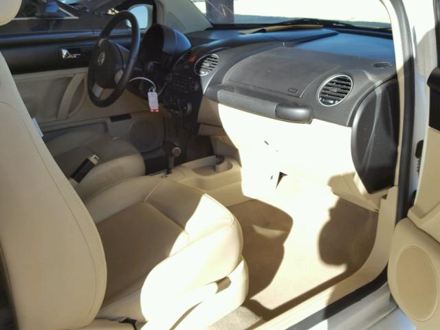 3VWPW31C69M511775 - 2009 VOLKSWAGEN NEW BEETLE 白色 照片 5