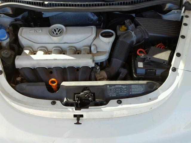3VWPW31C69M511775 - 2009 VOLKSWAGEN NEW BEETLE 白色 照片 7
