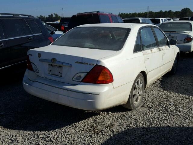 4T1BF28BXYU044306 - 2000 TOYOTA AVALON XL WHITE photo 4