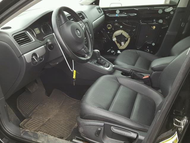 3VWDP7AJ3DM425810 - 2013 VOLKSWAGEN JETTA SE BLACK photo 5