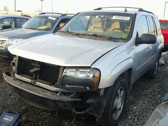 1GNDS13S582135822 - 2008 CHEVROLET TRAILBLAZE SILVER photo 2