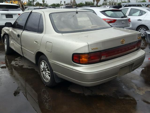 4T1GK13E3RU017740 - 1994 TOYOTA CAMRY XLE TAN photo 3