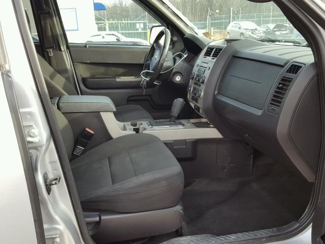 1FMCU93779KB55396 - 2009 FORD ESCAPE XLT SILVER photo 5