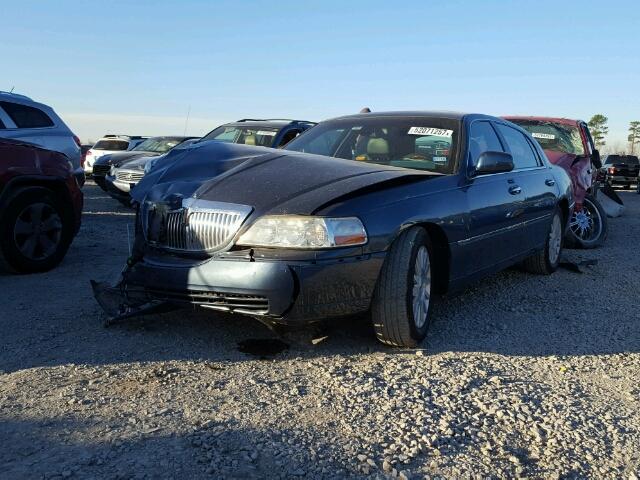 1LNHM82W83Y617106 - 2003 LINCOLN TOWN CAR S BLUE photo 2