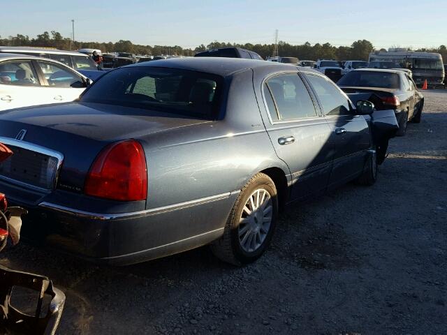 1LNHM82W83Y617106 - 2003 LINCOLN TOWN CAR S BLUE photo 4