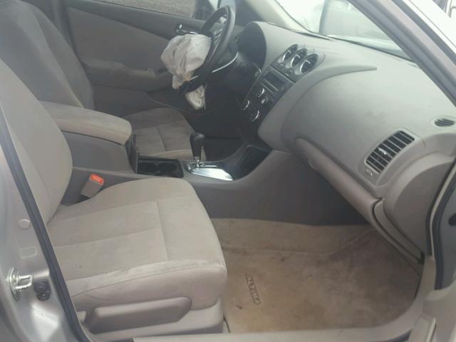 1N4AL2AP8BN419955 - 2011 NISSAN ALTIMA BAS SILVER photo 5