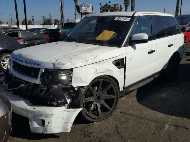 SALSK2D42BA712740 - 2011 LAND ROVER RANGE ROVE WHITE photo 2