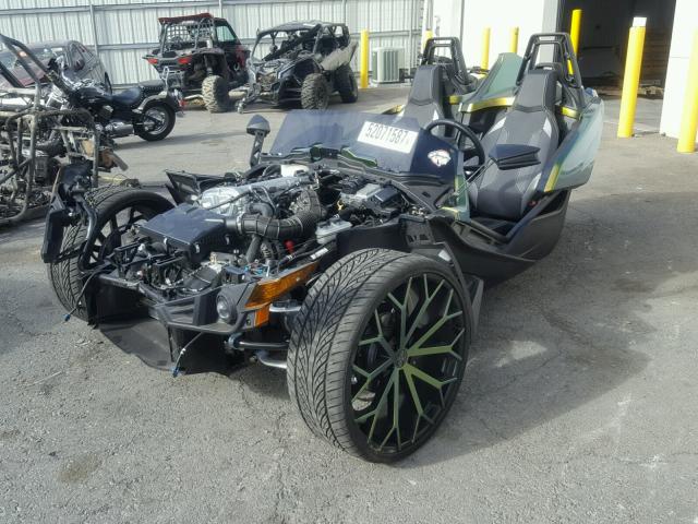 57XAAPFA3H8121135 - 2017 POLARIS SLINGSHOT GREEN photo 2