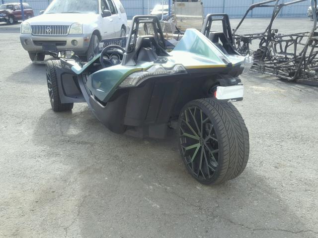 57XAAPFA3H8121135 - 2017 POLARIS SLINGSHOT GREEN photo 3