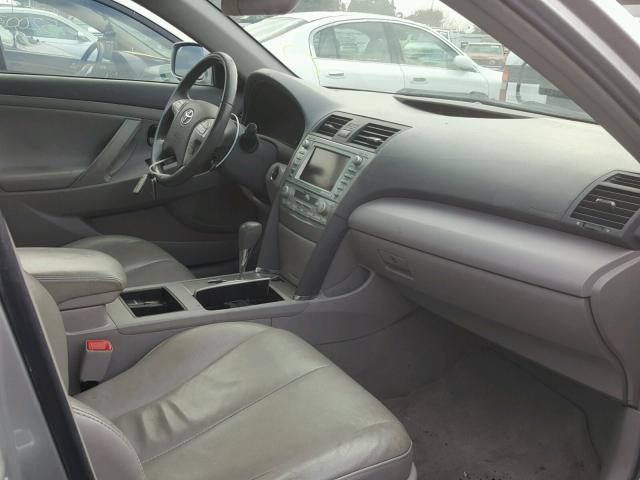 4T1BB46K77U018318 - 2007 TOYOTA CAMRY NEW SILVER photo 5