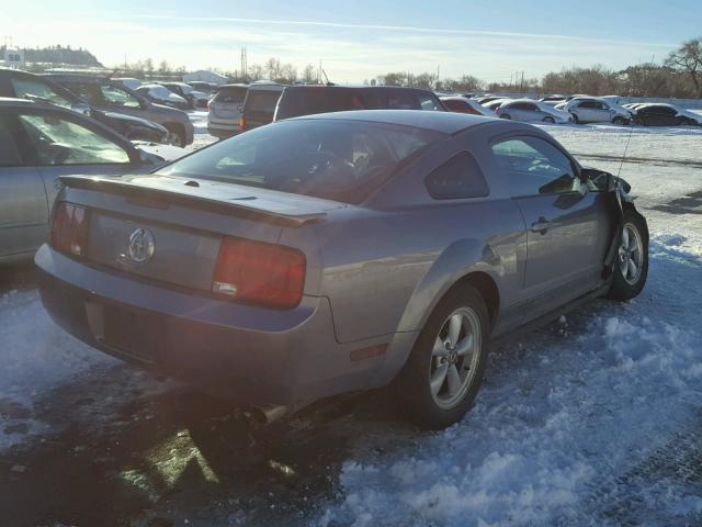 1ZVFT80N875207497 - 2007 FORD MUSTANG GRAY photo 4