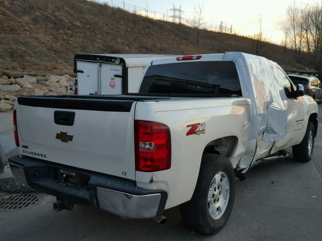 3GCPKSE39BG232280 - 2011 CHEVROLET SILVERADO WHITE photo 4