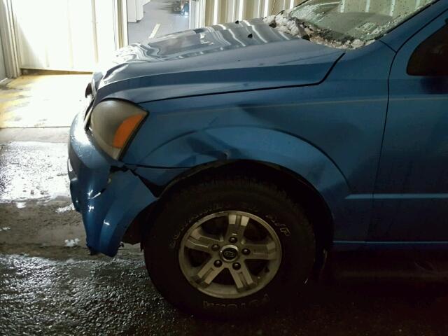 KNDJC733555407462 - 2005 KIA SORENTO EX BLUE photo 9