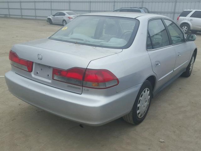 1HGCG66571A068551 - 2001 HONDA ACCORD LX SILVER photo 4