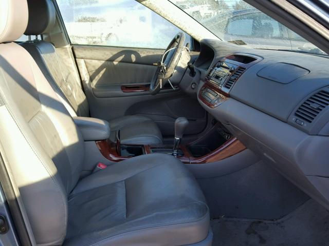 4T1BF30K44U573424 - 2004 TOYOTA CAMRY LE ლურჯი ფოტო 5