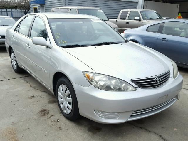 4T1BE32K05U008797 - 2005 TOYOTA CAMRY LE SILVER photo 1