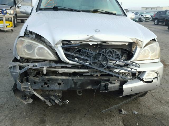 4JGAB54E02A296180 - 2002 MERCEDES-BENZ ML 320 SILVER photo 9