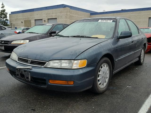 1HGCD5650VA226642 - 1997 HONDA ACCORD EX GREEN photo 2