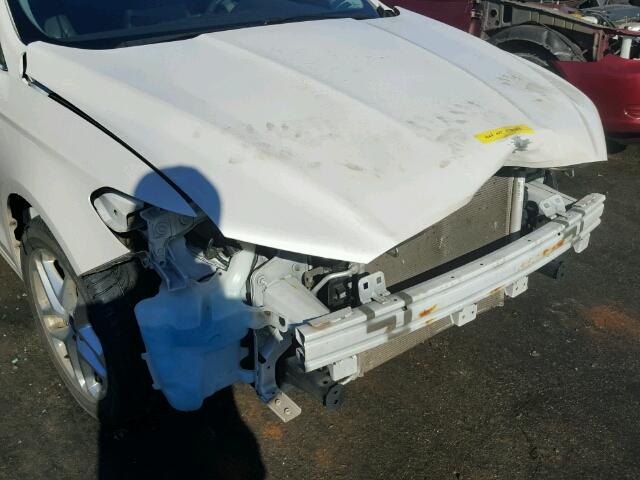 3FA6P0H79DR255264 - 2013 FORD FUSION SE WHITE photo 9