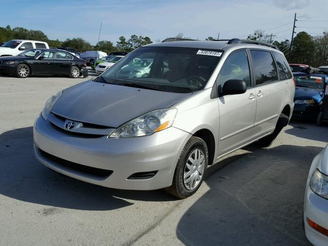 5TDZK23C07S004432 - 2007 TOYOTA SIENNA CE SILVER photo 2