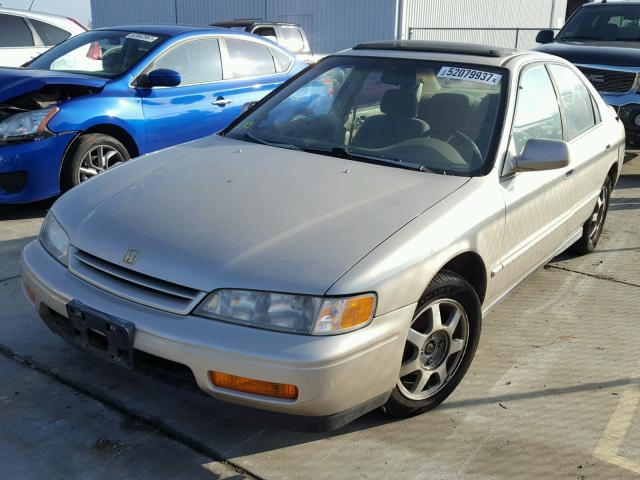 1HGCD5557SA076378 - 1995 HONDA ACCORD EX GOLD photo 2