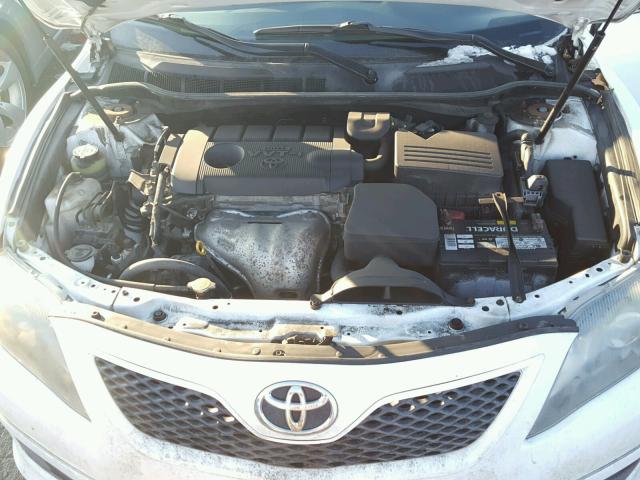 4T1BF3EK1BU636629 - 2011 TOYOTA CAMRY BASE WHITE photo 7