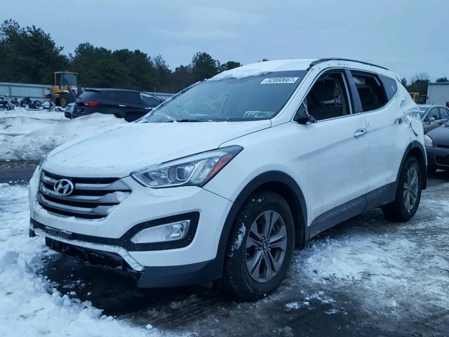 5XYZUDLB1GG324742 - 2016 HYUNDAI SANTA FE S WHITE photo 2