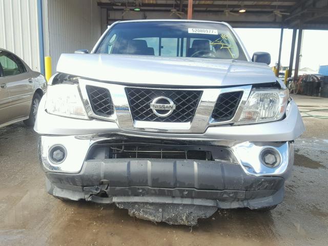 1N6AD06U69C423287 - 2009 NISSAN FRONTIER K SILVER photo 9