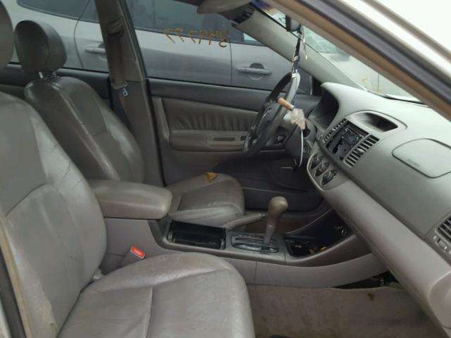 4T1BE32K42U527850 - 2002 TOYOTA CAMRY LE GRAY photo 5