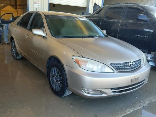 JTDBE32K120021324 - 2002 TOYOTA CAMRY LE GOLD photo 1