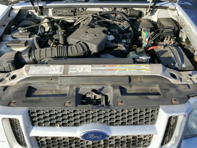 1FMCU70E41UB75850 - 2001 FORD EXPLORER S SILVER photo 7