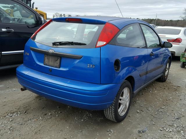 3FAFP31352R232229 - 2002 FORD FOCUS ZX3 BLUE photo 4