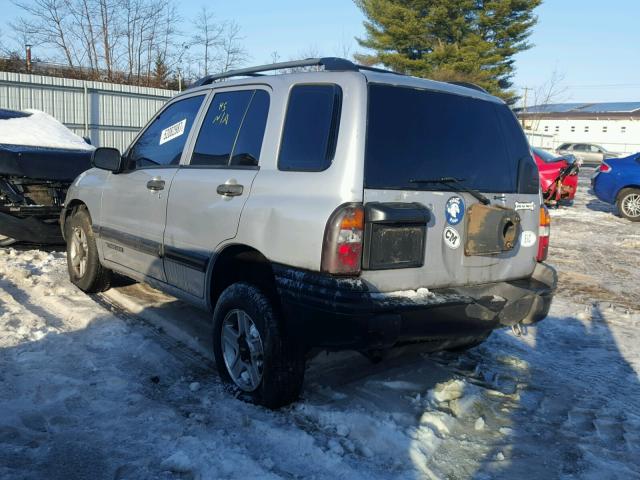 2CNBJ13C926943267 - 2002 CHEVROLET TRACKER SILVER photo 3