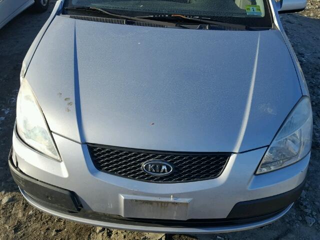 KNADE123376201041 - 2007 KIA RIO BASE SILVER photo 7