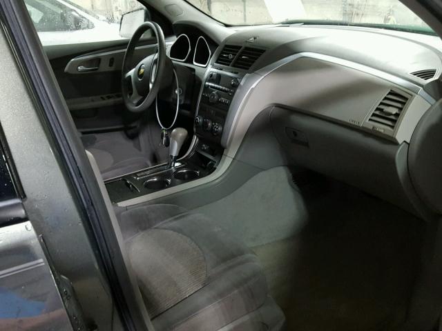 1GNKVEEDXBJ206272 - 2011 CHEVROLET TRAVERSE L GRAY photo 5