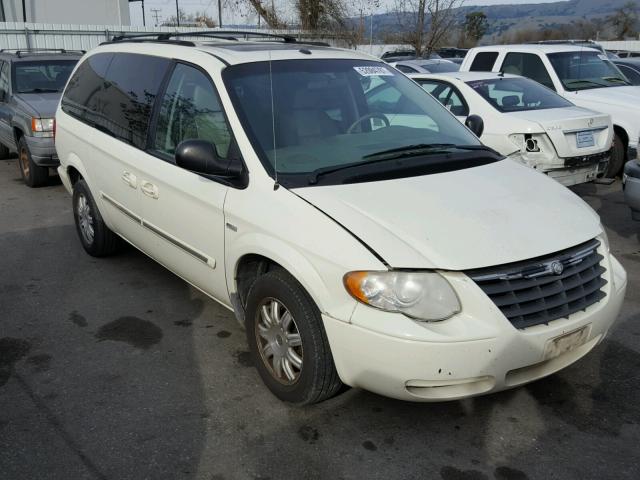 2A4GP54L07R153001 - 2007 CHRYSLER TOWN & COU WHITE photo 1