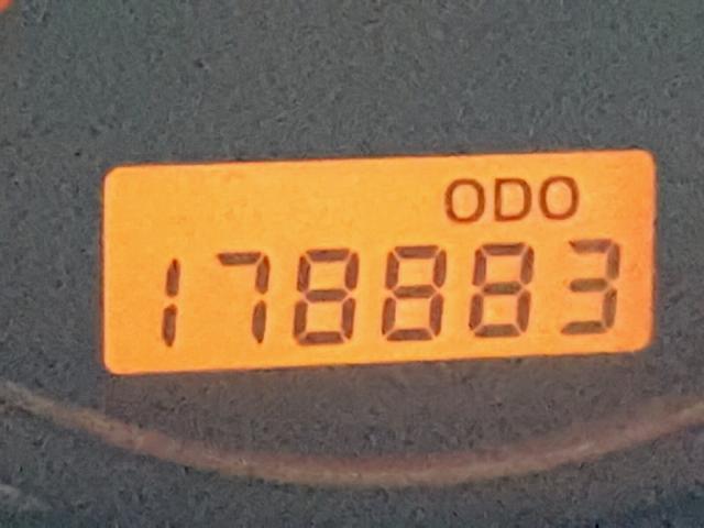 4S2DF58X524612046 - 2002 ISUZU AXIOM XS Bej foto 8