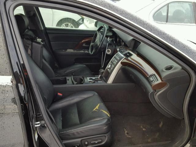 JH4KB16565C013030 - 2005 ACURA RL BLACK photo 5