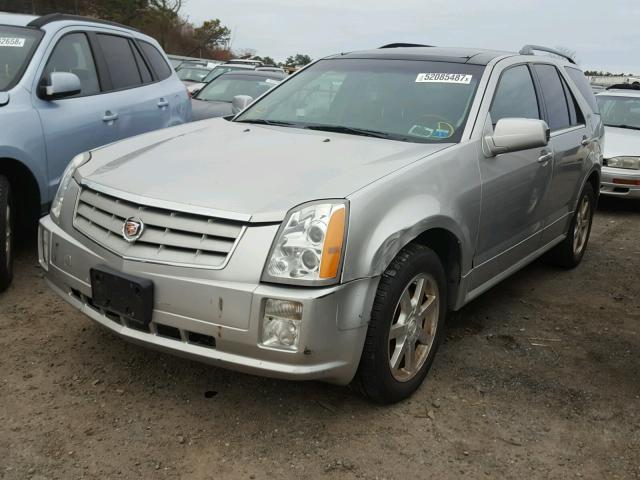 1GYEE637050231128 - 2005 CADILLAC SRX SILVER photo 2