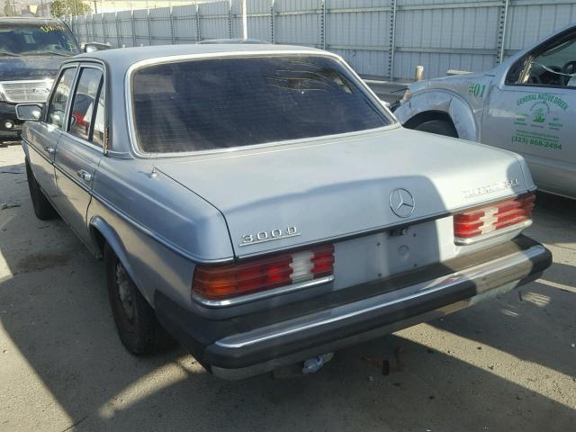 WDBAB33AXCB001524 - 1982 MERCEDES-BENZ 300 DT SILVER photo 3