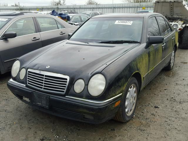 WDBJF82H8XX022736 - 1999 MERCEDES-BENZ E 320 4MAT BLACK photo 2