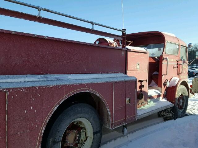 N0V1N122 - 1959 MACK FIRE TRUCK RED photo 10