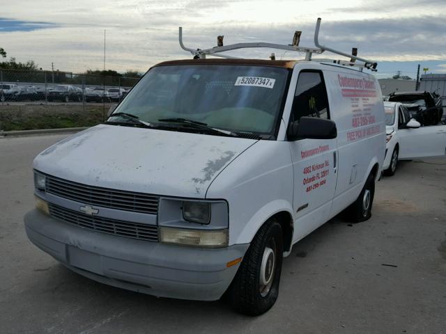 1GCDM19W9TB155352 - 1996 CHEVROLET ASTRO WHITE photo 2