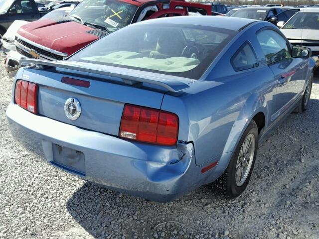 1ZVFT80N355167231 - 2005 FORD MUSTANG BLUE photo 4