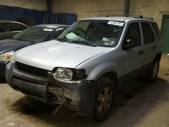 1FMYU93114KA15483 - 2004 FORD ESCAPE XLT SILVER photo 2