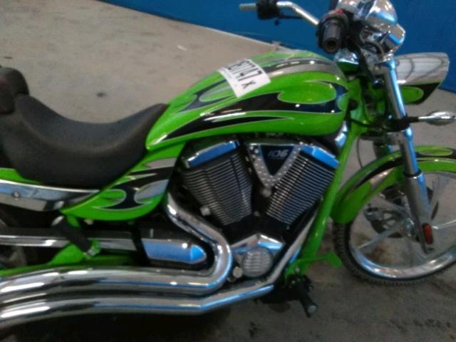 5VPXB36D3A3000273 - 2010 VICTORY MOTORCYCLES JACKPOT GREEN photo 5
