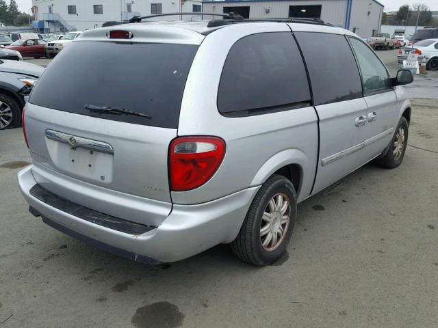 2C8GP54L75R356078 - 2005 CHRYSLER TOWN & COU GRAY photo 4